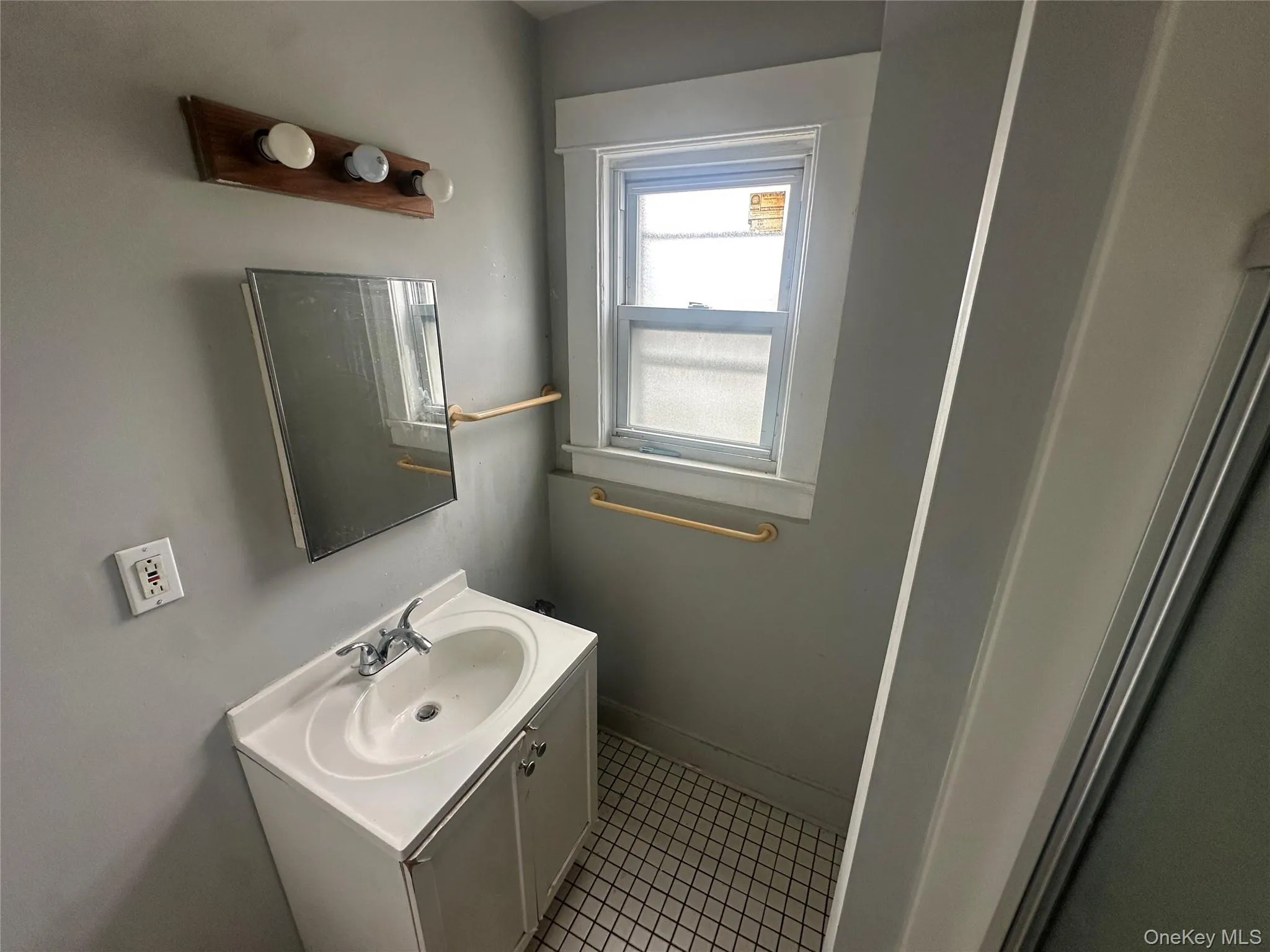 11 Post Avenue, Hempstead, NY, 1 Bedroom Bedrooms, 4 Rooms Rooms,1 BathroomBathrooms,Residential Lease,For Rent,Post,0,1027871 11 Post Avenue, Hempstead, NY, 1 Bedroom Bedrooms, 4 Rooms Rooms,1 BathroomBathrooms,Residential Lease,For Rent,Post,0,1027871