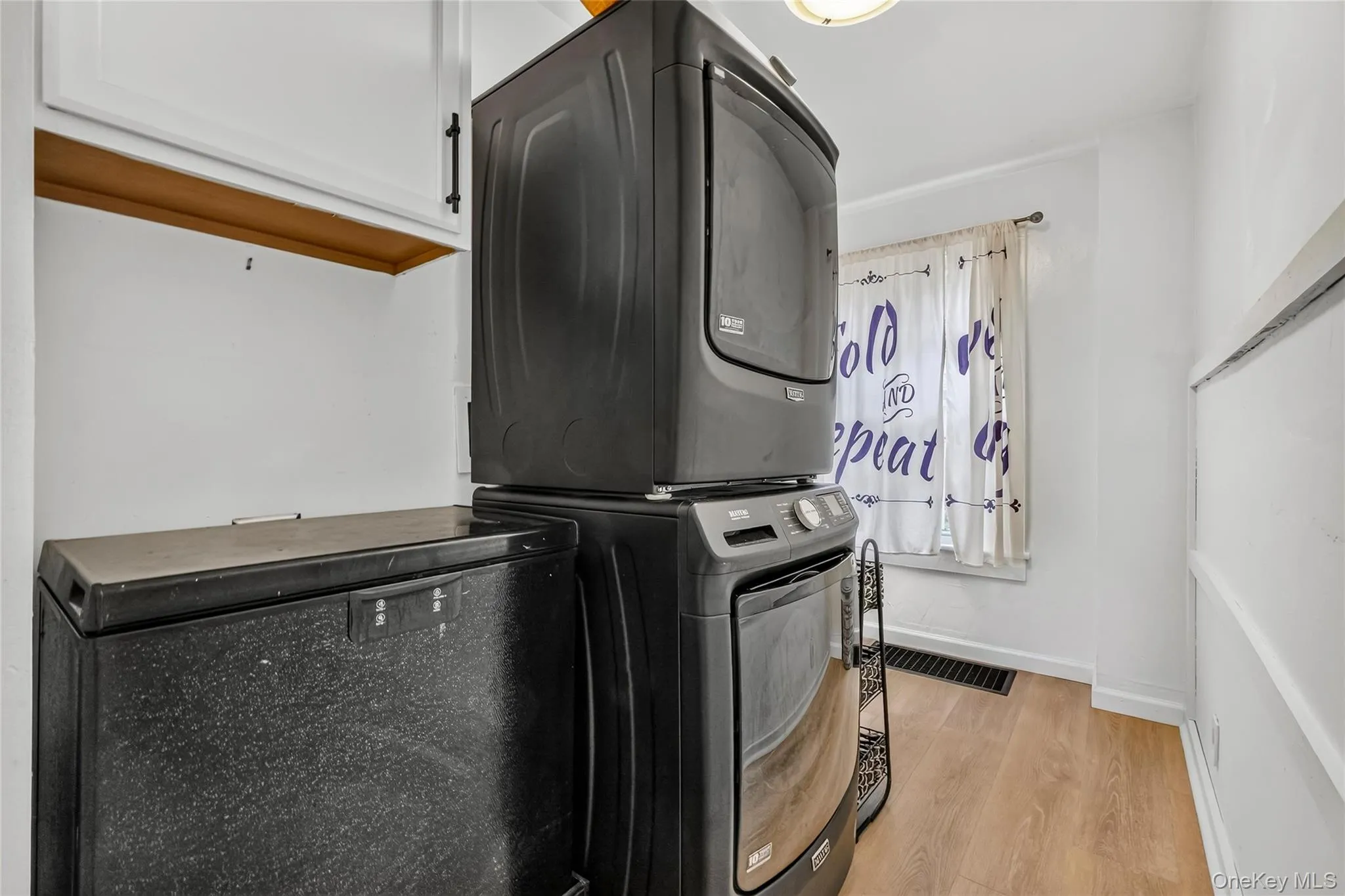 30 Glenwood Avenue, Poughkeepsie, NY, 3 Bedrooms Bedrooms, 5 Rooms Rooms,2 BathroomsBathrooms,Residential,For Rent,Glenwood,0,1027873 30 Glenwood Avenue, Poughkeepsie, NY, 3 Bedrooms Bedrooms, 5 Rooms Rooms,2 BathroomsBathrooms,Residential,For Rent,Glenwood,0,1027873
