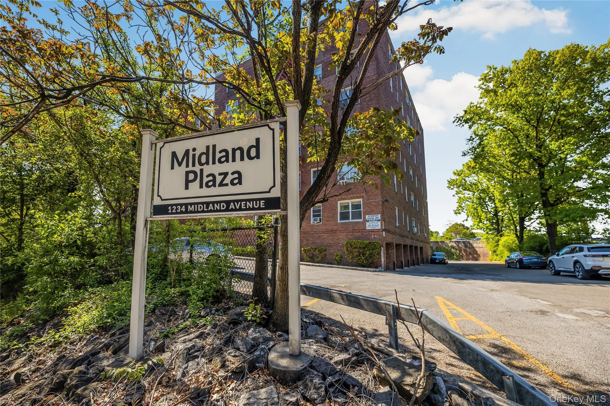 1234 Midland Avenue, Yonkers, NY, 2 Bedrooms Bedrooms, 4 Rooms Rooms,1 BathroomBathrooms,Residential,For Rent,Midland,0,1027876 1234 Midland Avenue, Yonkers, NY, 2 Bedrooms Bedrooms, 4 Rooms Rooms,1 BathroomBathrooms,Residential,For Rent,Midland,0,1027876