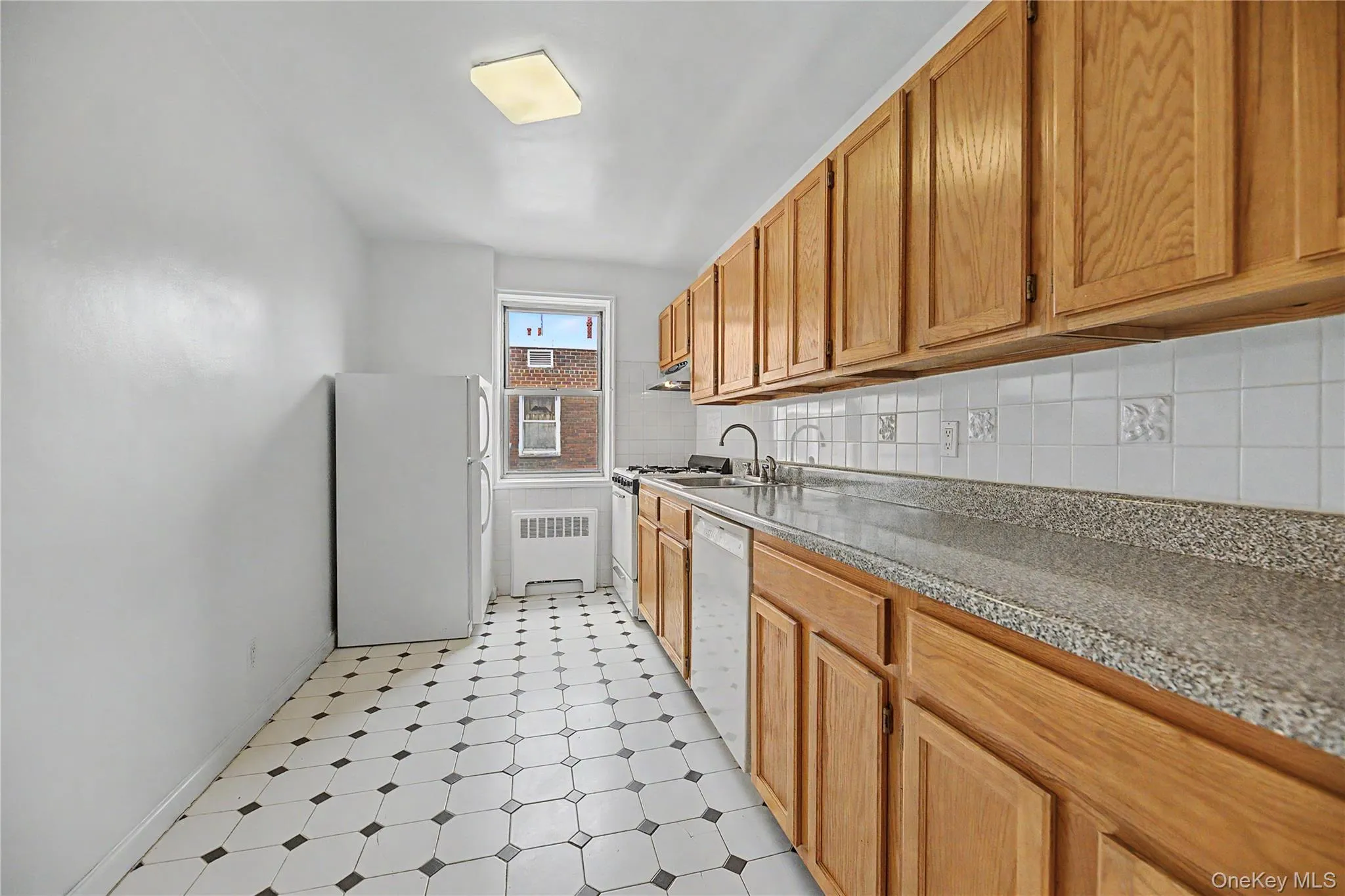 1234 Midland Avenue, Yonkers, NY, 2 Bedrooms Bedrooms, 4 Rooms Rooms,1 BathroomBathrooms,Residential,For Rent,Midland,0,1027876 1234 Midland Avenue, Yonkers, NY, 2 Bedrooms Bedrooms, 4 Rooms Rooms,1 BathroomBathrooms,Residential,For Rent,Midland,0,1027876