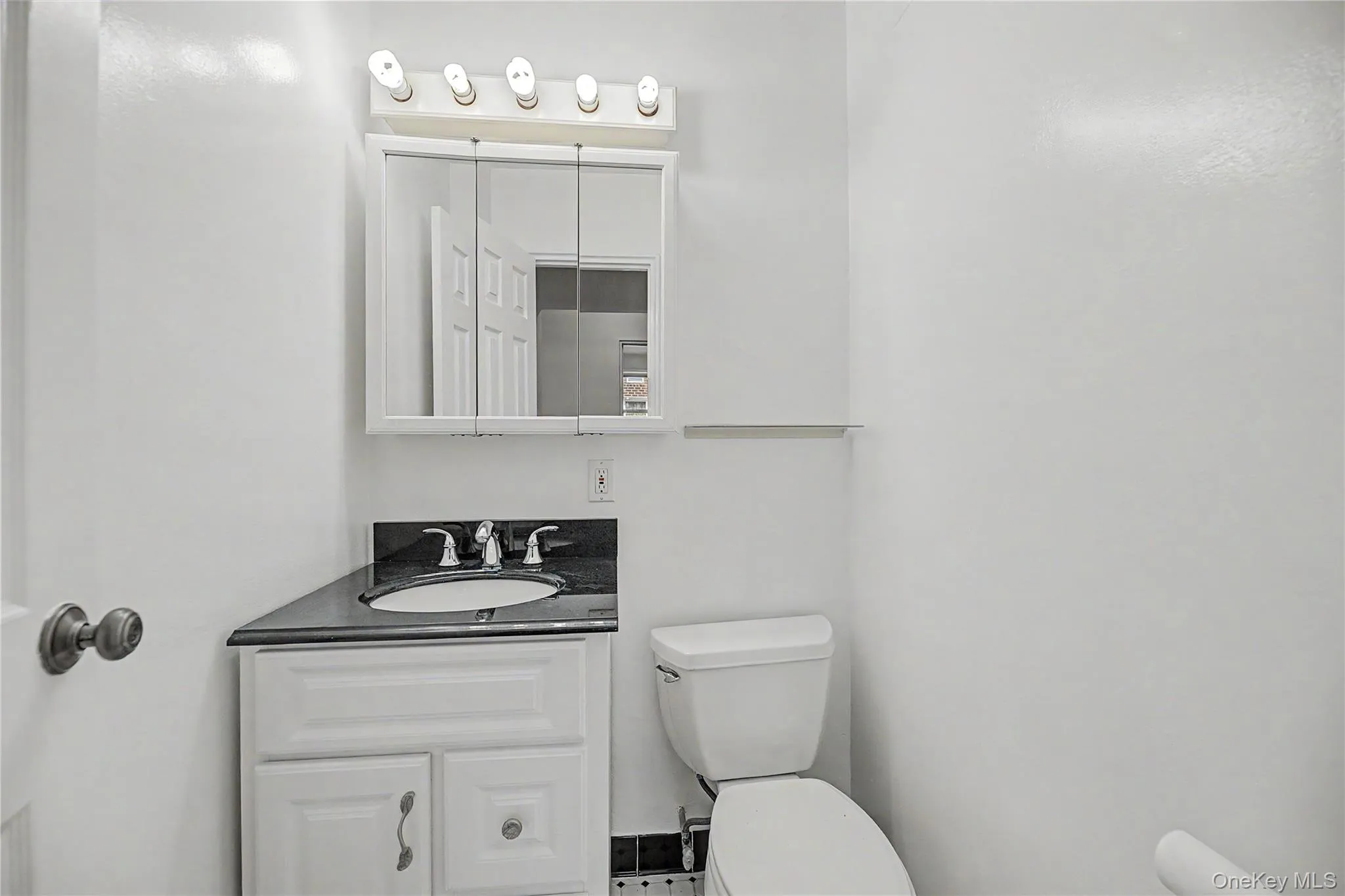 1234 Midland Avenue, Yonkers, NY, 2 Bedrooms Bedrooms, 4 Rooms Rooms,1 BathroomBathrooms,Residential,For Rent,Midland,0,1027876 1234 Midland Avenue, Yonkers, NY, 2 Bedrooms Bedrooms, 4 Rooms Rooms,1 BathroomBathrooms,Residential,For Rent,Midland,0,1027876