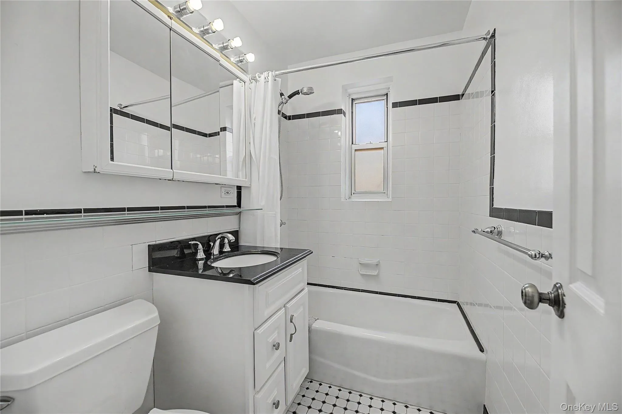 1234 Midland Avenue, Yonkers, NY, 2 Bedrooms Bedrooms, 4 Rooms Rooms,1 BathroomBathrooms,Residential,For Rent,Midland,0,1027876 1234 Midland Avenue, Yonkers, NY, 2 Bedrooms Bedrooms, 4 Rooms Rooms,1 BathroomBathrooms,Residential,For Rent,Midland,0,1027876
