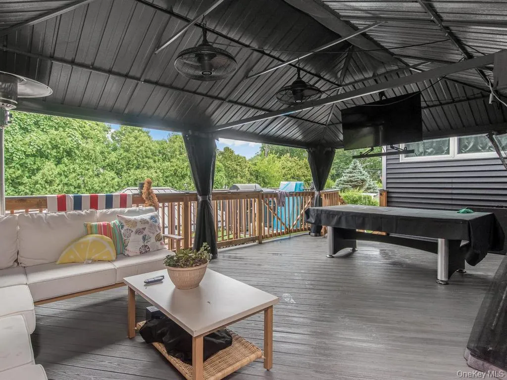 3 Quaker Road, Clarkstown, NY, 4 Bedrooms Bedrooms, 9 Rooms Rooms,3 BathroomsBathrooms,Residential,For Rent,Quaker,0,1027883 3 Quaker Road, Clarkstown, NY, 4 Bedrooms Bedrooms, 9 Rooms Rooms,3 BathroomsBathrooms,Residential,For Rent,Quaker,0,1027883