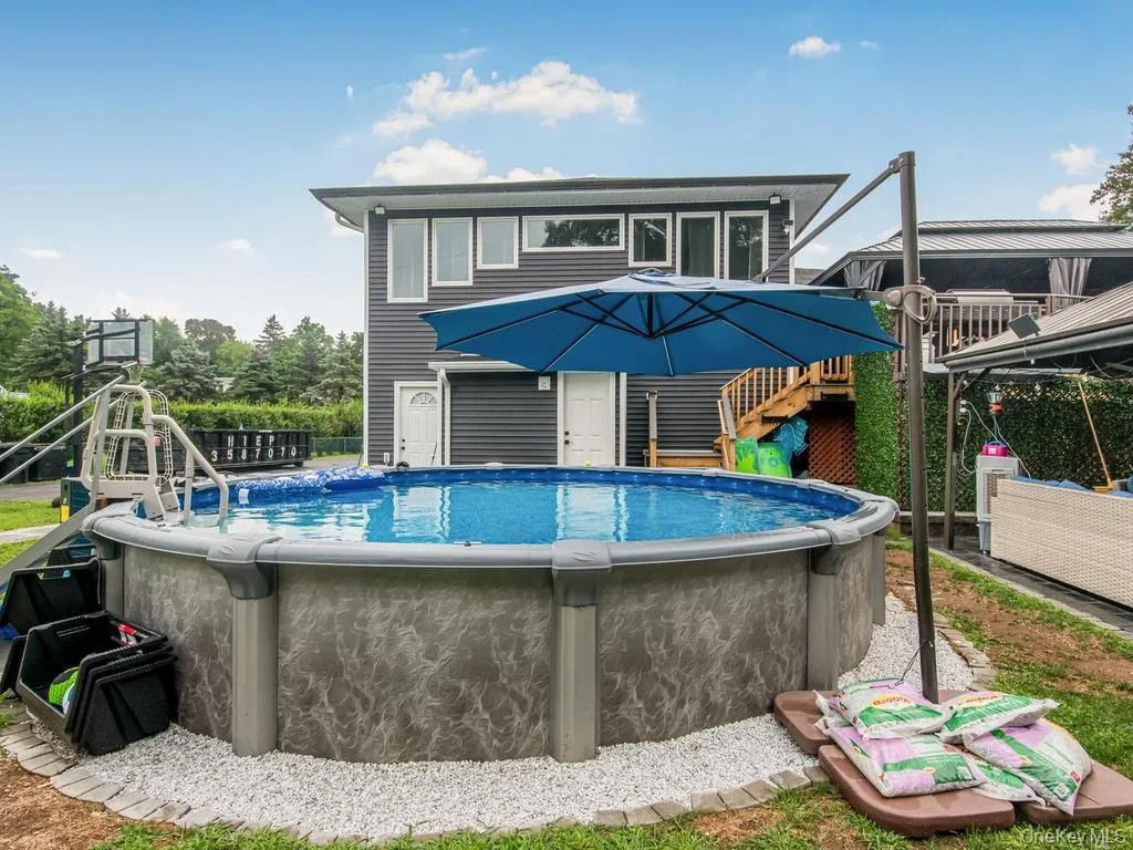 3 Quaker Road, Clarkstown, NY, 4 Bedrooms Bedrooms, 9 Rooms Rooms,3 BathroomsBathrooms,Residential,For Rent,Quaker,0,1027883 3 Quaker Road, Clarkstown, NY, 4 Bedrooms Bedrooms, 9 Rooms Rooms,3 BathroomsBathrooms,Residential,For Rent,Quaker,0,1027883