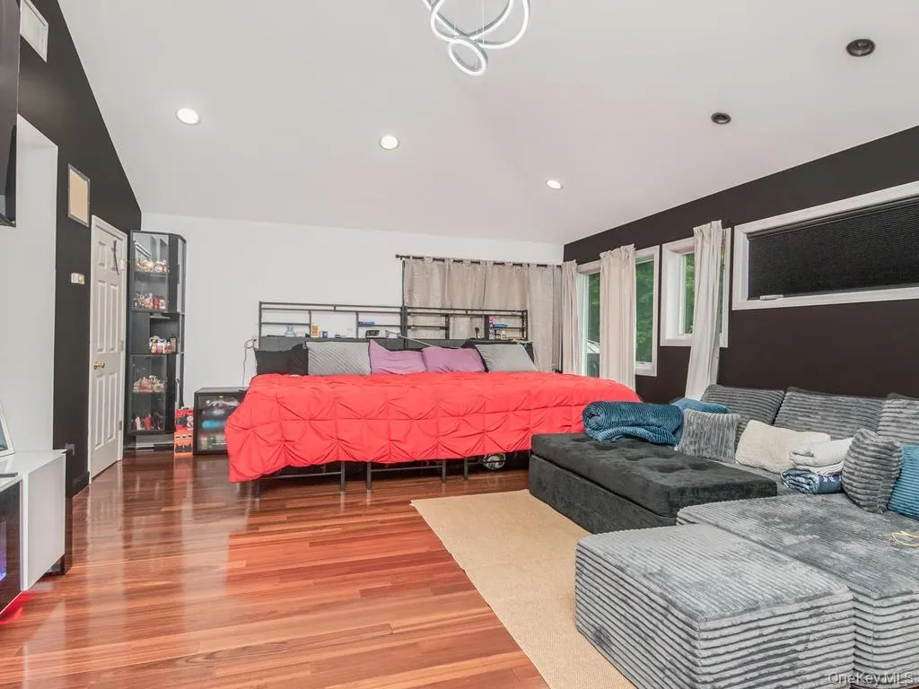 3 Quaker Road, Clarkstown, NY, 4 Bedrooms Bedrooms, 9 Rooms Rooms,3 BathroomsBathrooms,Residential,For Rent,Quaker,0,1027883 3 Quaker Road, Clarkstown, NY, 4 Bedrooms Bedrooms, 9 Rooms Rooms,3 BathroomsBathrooms,Residential,For Rent,Quaker,0,1027883