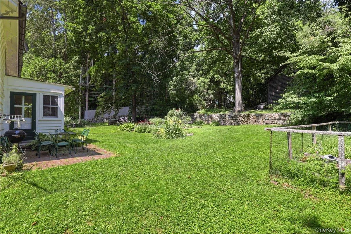 412 Succabone Road, Bedford, NY, 3 Bedrooms Bedrooms, 8 Rooms Rooms,1 BathroomBathrooms,Residential,For Rent,Succabone,0,1027886 412 Succabone Road, Bedford, NY, 3 Bedrooms Bedrooms, 8 Rooms Rooms,1 BathroomBathrooms,Residential,For Rent,Succabone,0,1027886