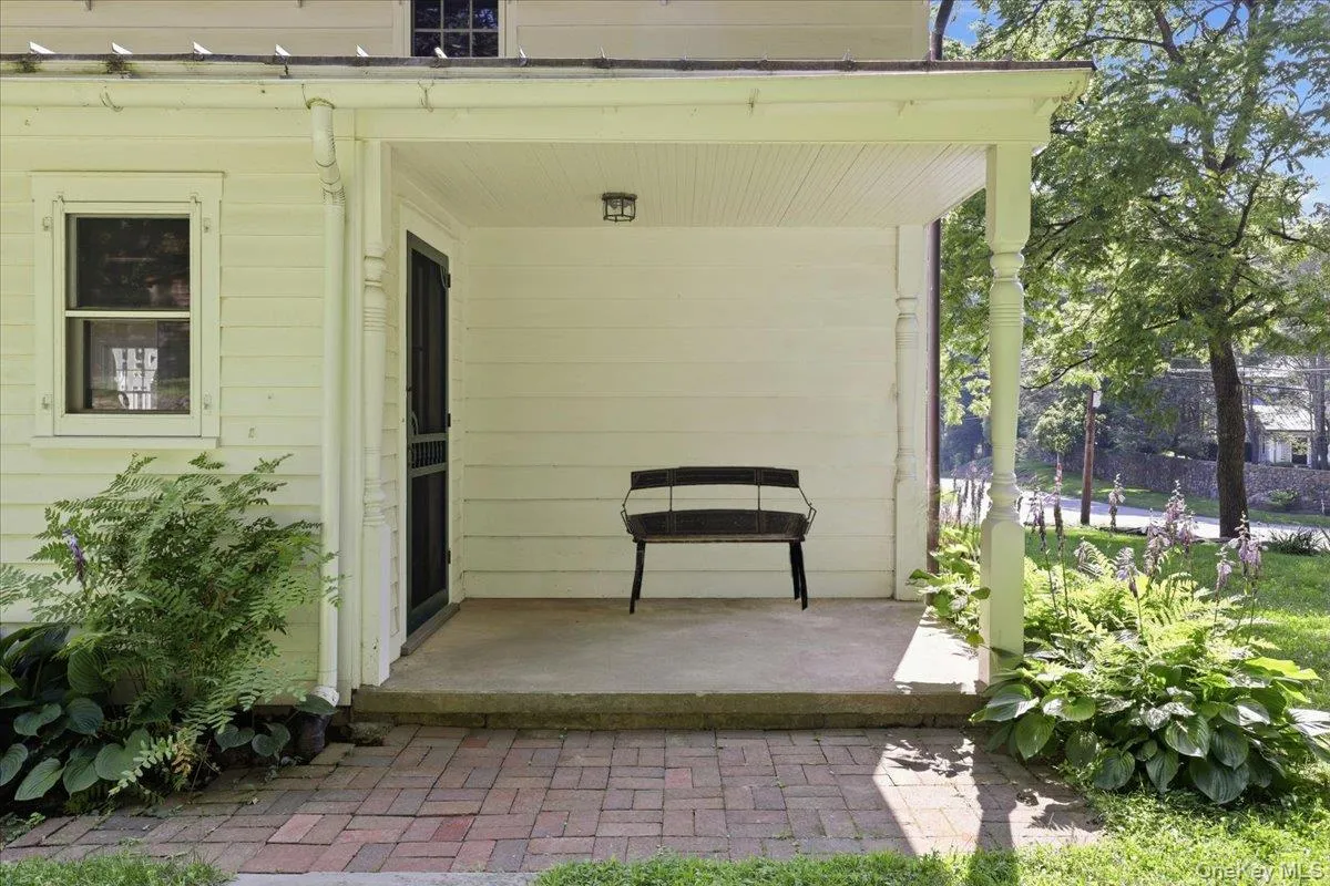 412 Succabone Road, Bedford, NY, 3 Bedrooms Bedrooms, 8 Rooms Rooms,1 BathroomBathrooms,Residential,For Rent,Succabone,0,1027886 412 Succabone Road, Bedford, NY, 3 Bedrooms Bedrooms, 8 Rooms Rooms,1 BathroomBathrooms,Residential,For Rent,Succabone,0,1027886