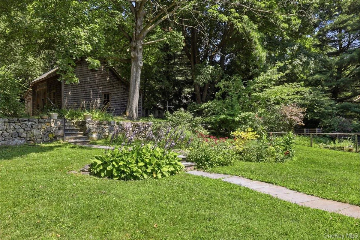 412 Succabone Road, Bedford, NY, 3 Bedrooms Bedrooms, 8 Rooms Rooms,1 BathroomBathrooms,Residential,For Rent,Succabone,0,1027886 412 Succabone Road, Bedford, NY, 3 Bedrooms Bedrooms, 8 Rooms Rooms,1 BathroomBathrooms,Residential,For Rent,Succabone,0,1027886