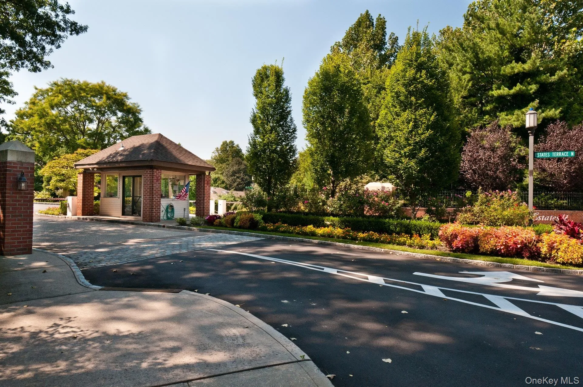 144 Dove Hill Drive, North Hempstead, NY, 3 Bedrooms Bedrooms, 7 Rooms Rooms,3 BathroomsBathrooms,Residential Lease,For Rent,Dove Hill,0,1027887 144 Dove Hill Drive, North Hempstead, NY, 3 Bedrooms Bedrooms, 7 Rooms Rooms,3 BathroomsBathrooms,Residential Lease,For Rent,Dove Hill,0,1027887