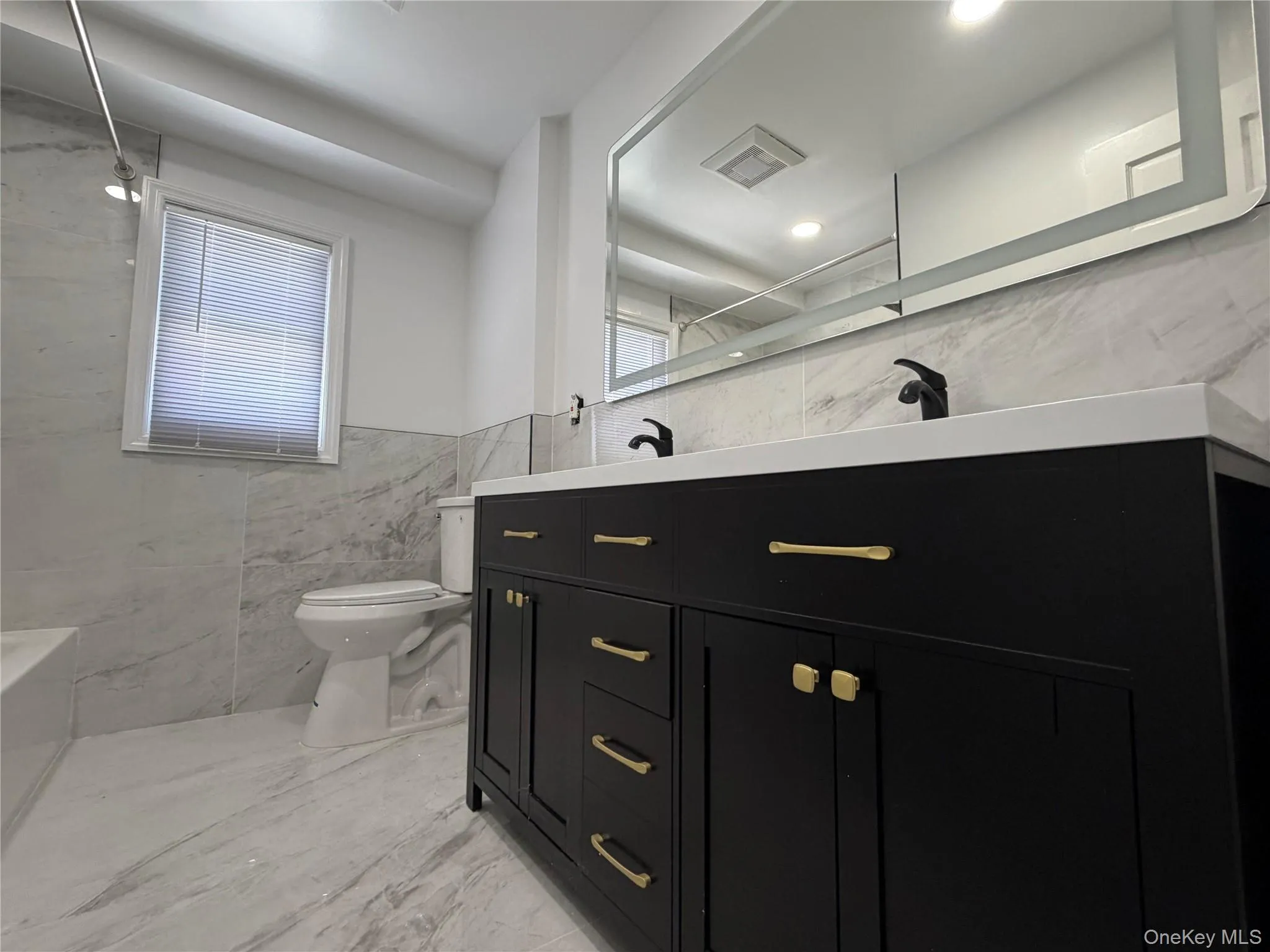 21 Cochran Place, Hempstead, NY, 3 Bedrooms Bedrooms, 6 Rooms Rooms,1 BathroomBathrooms,Residential Lease,For Rent,Cochran,0,1027889 21 Cochran Place, Hempstead, NY, 3 Bedrooms Bedrooms, 6 Rooms Rooms,1 BathroomBathrooms,Residential Lease,For Rent,Cochran,0,1027889