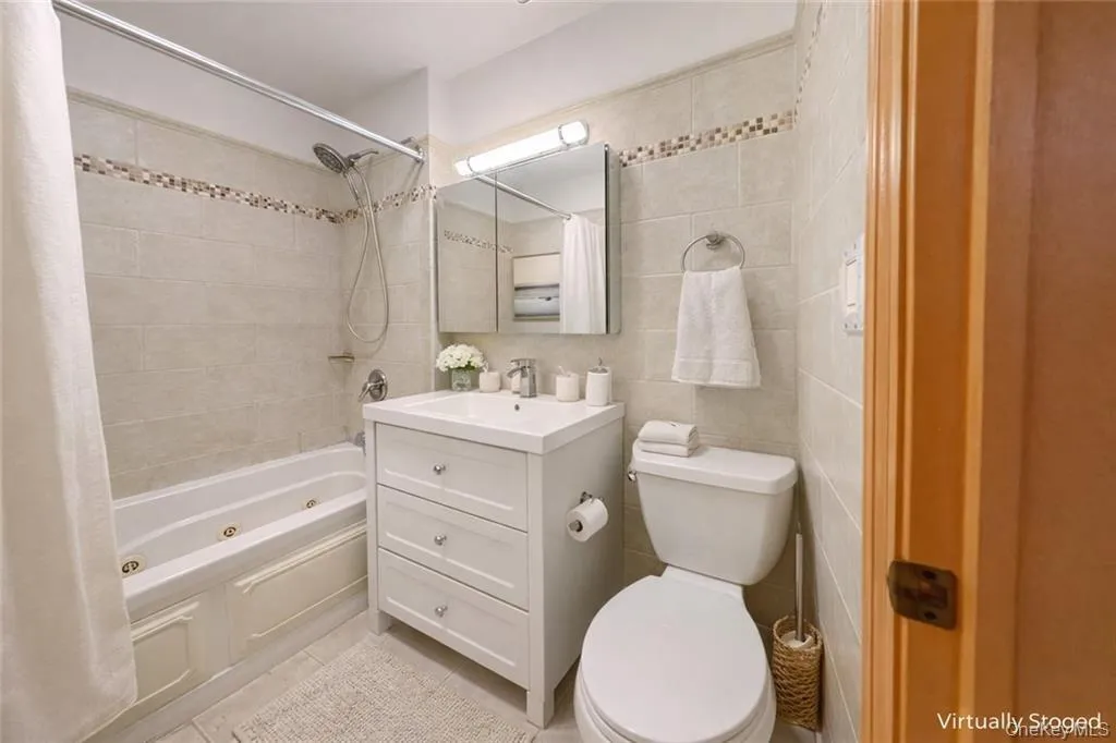 1830 Bath Avenue, New York, NY, 3 Bedrooms Bedrooms, 6 Rooms Rooms,2 BathroomsBathrooms,Residential,For Rent,Bath,0,1027890 1830 Bath Avenue, New York, NY, 3 Bedrooms Bedrooms, 6 Rooms Rooms,2 BathroomsBathrooms,Residential,For Rent,Bath,0,1027890