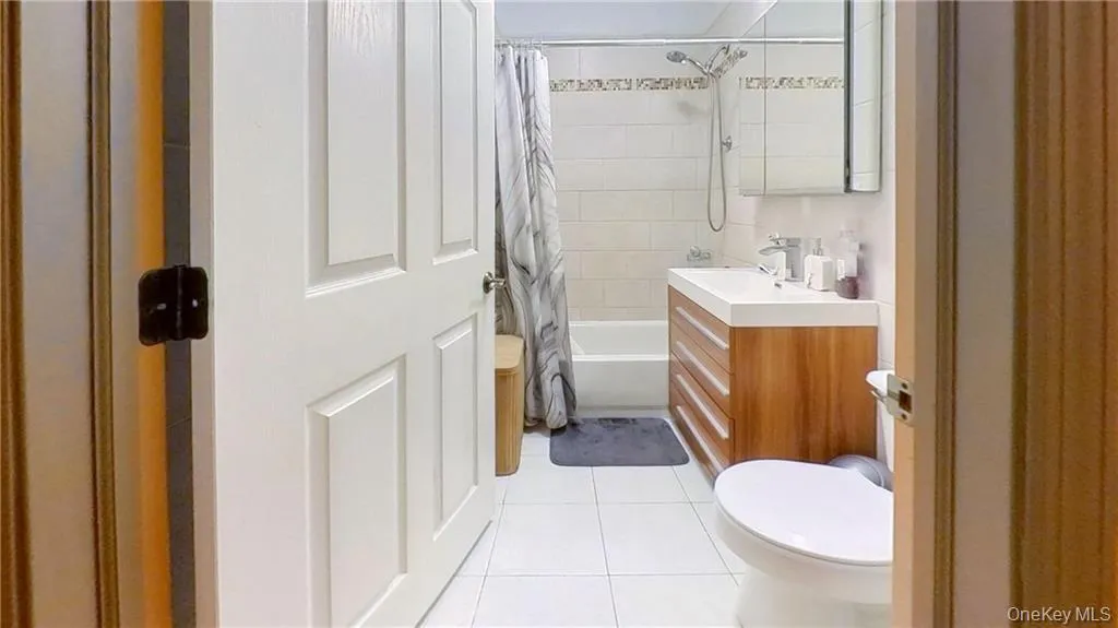 1830 Bath Avenue, New York, NY, 3 Bedrooms Bedrooms, 6 Rooms Rooms,2 BathroomsBathrooms,Residential,For Rent,Bath,0,1027890 1830 Bath Avenue, New York, NY, 3 Bedrooms Bedrooms, 6 Rooms Rooms,2 BathroomsBathrooms,Residential,For Rent,Bath,0,1027890