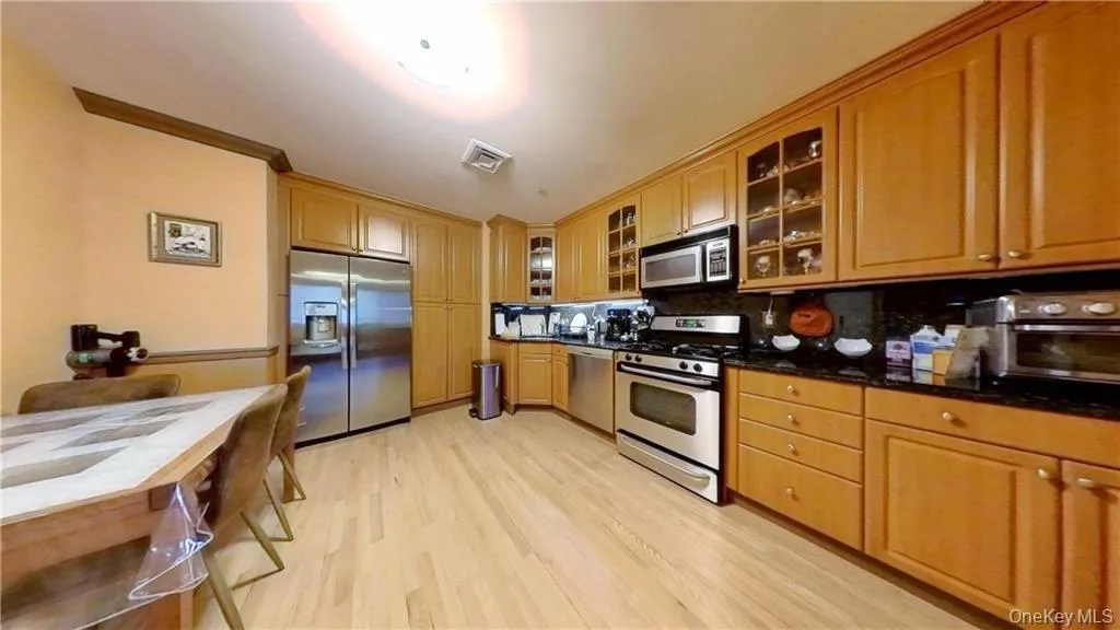 1830 Bath Avenue, New York, NY, 3 Bedrooms Bedrooms, 6 Rooms Rooms,2 BathroomsBathrooms,Residential,For Rent,Bath,0,1027890 1830 Bath Avenue, New York, NY, 3 Bedrooms Bedrooms, 6 Rooms Rooms,2 BathroomsBathrooms,Residential,For Rent,Bath,0,1027890