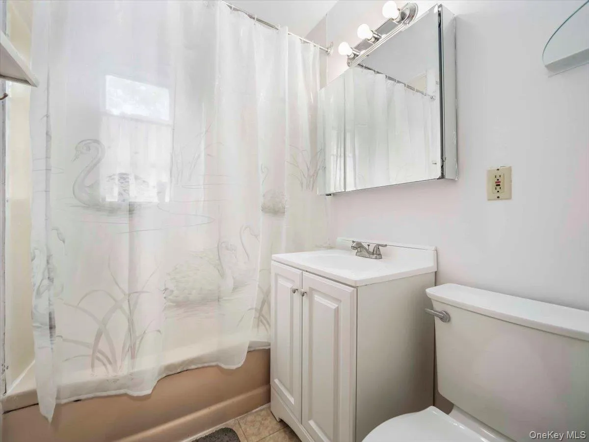 7 Hillaire Place, Orangetown, NY, 4 Bedrooms Bedrooms, 6 Rooms Rooms,2 BathroomsBathrooms,Residential,For Rent,Hillaire,0,1027892 7 Hillaire Place, Orangetown, NY, 4 Bedrooms Bedrooms, 6 Rooms Rooms,2 BathroomsBathrooms,Residential,For Rent,Hillaire,0,1027892