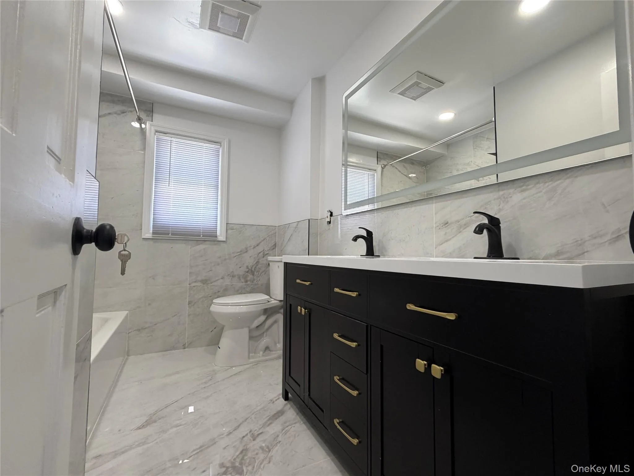 21 Cochran Place, Hempstead, NY, 3 Bedrooms Bedrooms, 6 Rooms Rooms,1 BathroomBathrooms,Residential Lease,For Rent,Cochran,0,1027907 21 Cochran Place, Hempstead, NY, 3 Bedrooms Bedrooms, 6 Rooms Rooms,1 BathroomBathrooms,Residential Lease,For Rent,Cochran,0,1027907