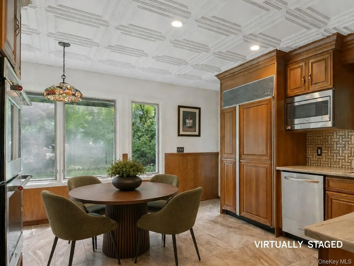 VIRTUALLY STAGED KITCHEN VIRTUALLY STAGED KITCHEN