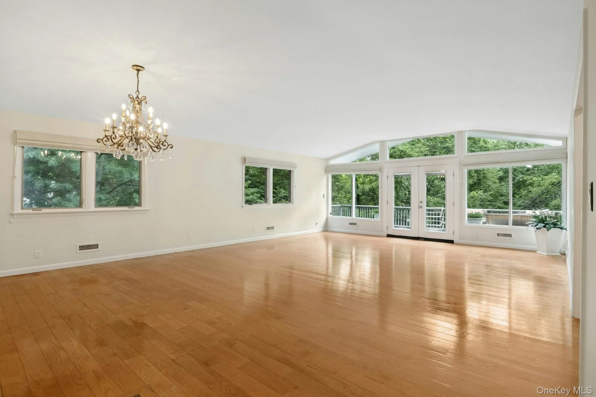 12 Warnke Lane, Greenburgh, NY, 5 Bedrooms Bedrooms, 9 Rooms Rooms,4 BathroomsBathrooms,Residential Lease,For Rent,Warnke,0,1027910 12 Warnke Lane, Greenburgh, NY, 5 Bedrooms Bedrooms, 9 Rooms Rooms,4 BathroomsBathrooms,Residential Lease,For Rent,Warnke,0,1027910