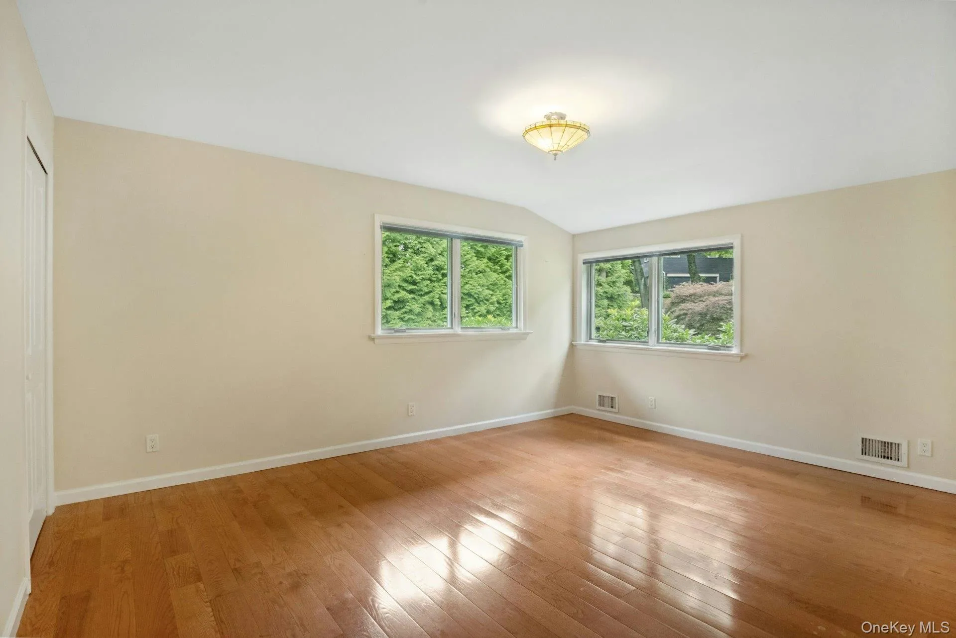 12 Warnke Lane, Greenburgh, NY, 5 Bedrooms Bedrooms, 9 Rooms Rooms,4 BathroomsBathrooms,Residential Lease,For Rent,Warnke,0,1027910 12 Warnke Lane, Greenburgh, NY, 5 Bedrooms Bedrooms, 9 Rooms Rooms,4 BathroomsBathrooms,Residential Lease,For Rent,Warnke,0,1027910
