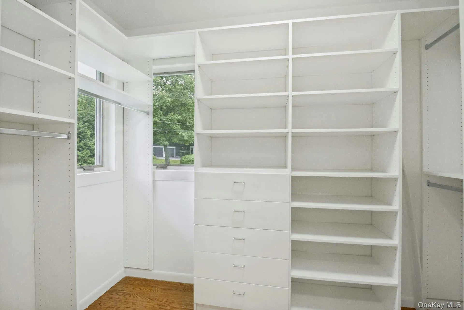 12 Warnke Lane, Greenburgh, NY, 5 Bedrooms Bedrooms, 9 Rooms Rooms,4 BathroomsBathrooms,Residential Lease,For Rent,Warnke,0,1027910 12 Warnke Lane, Greenburgh, NY, 5 Bedrooms Bedrooms, 9 Rooms Rooms,4 BathroomsBathrooms,Residential Lease,For Rent,Warnke,0,1027910