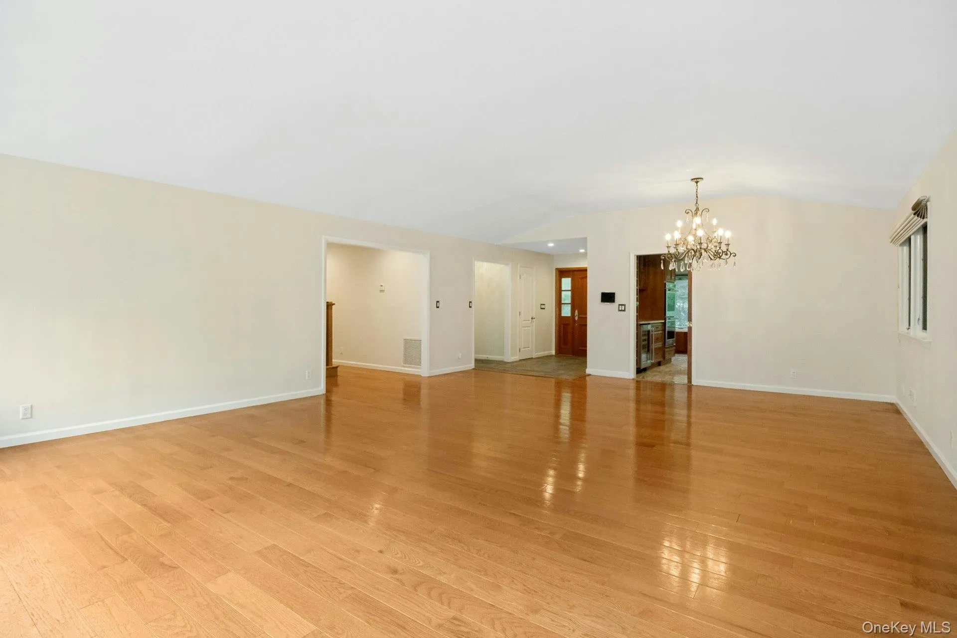 12 Warnke Lane, Greenburgh, NY, 5 Bedrooms Bedrooms, 9 Rooms Rooms,4 BathroomsBathrooms,Residential Lease,For Rent,Warnke,0,1027910 12 Warnke Lane, Greenburgh, NY, 5 Bedrooms Bedrooms, 9 Rooms Rooms,4 BathroomsBathrooms,Residential Lease,For Rent,Warnke,0,1027910