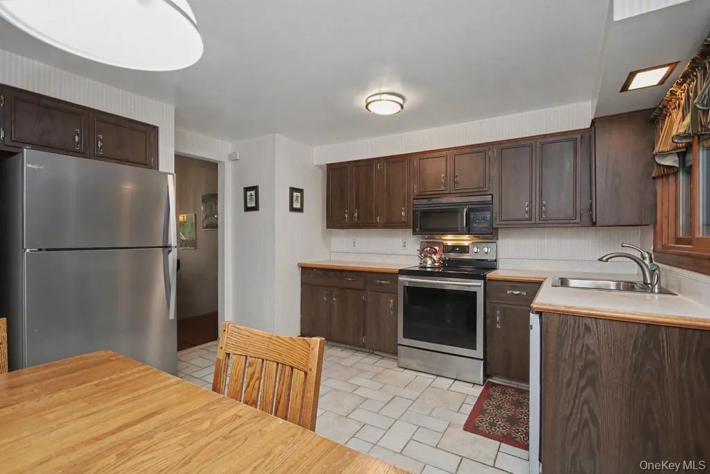 59 Cuddy Road, Carmel, NY, 4 Bedrooms Bedrooms, 8 Rooms Rooms,2 BathroomsBathrooms,Residential,For Rent,Cuddy,0,1027916 59 Cuddy Road, Carmel, NY, 4 Bedrooms Bedrooms, 8 Rooms Rooms,2 BathroomsBathrooms,Residential,For Rent,Cuddy,0,1027916