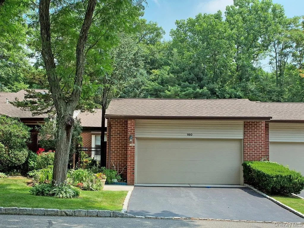 160 Dove Hill Drive, North Hempstead, NY, 2 Bedrooms Bedrooms, 6 Rooms Rooms,2 BathroomsBathrooms,Residential Lease,For Rent,Dove Hill,0,1027917 160 Dove Hill Drive, North Hempstead, NY, 2 Bedrooms Bedrooms, 6 Rooms Rooms,2 BathroomsBathrooms,Residential Lease,For Rent,Dove Hill,0,1027917