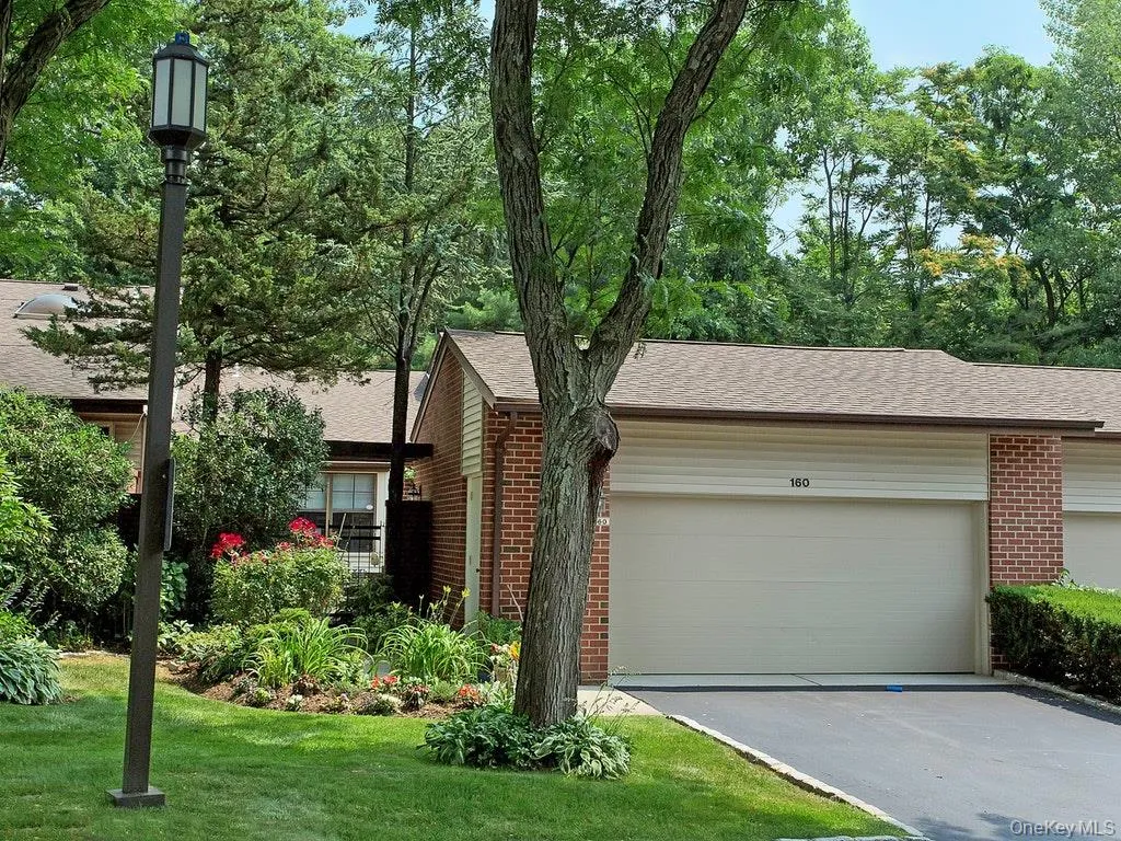 160 Dove Hill Drive, North Hempstead, NY, 2 Bedrooms Bedrooms, 6 Rooms Rooms,2 BathroomsBathrooms,Residential Lease,For Rent,Dove Hill,0,1027917 160 Dove Hill Drive, North Hempstead, NY, 2 Bedrooms Bedrooms, 6 Rooms Rooms,2 BathroomsBathrooms,Residential Lease,For Rent,Dove Hill,0,1027917