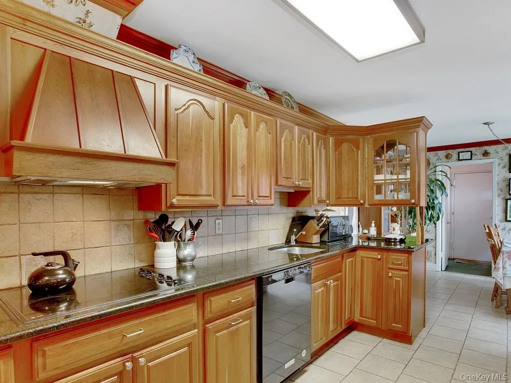 160 Dove Hill Drive, North Hempstead, NY, 2 Bedrooms Bedrooms, 6 Rooms Rooms,2 BathroomsBathrooms,Residential Lease,For Rent,Dove Hill,0,1027917 160 Dove Hill Drive, North Hempstead, NY, 2 Bedrooms Bedrooms, 6 Rooms Rooms,2 BathroomsBathrooms,Residential Lease,For Rent,Dove Hill,0,1027917