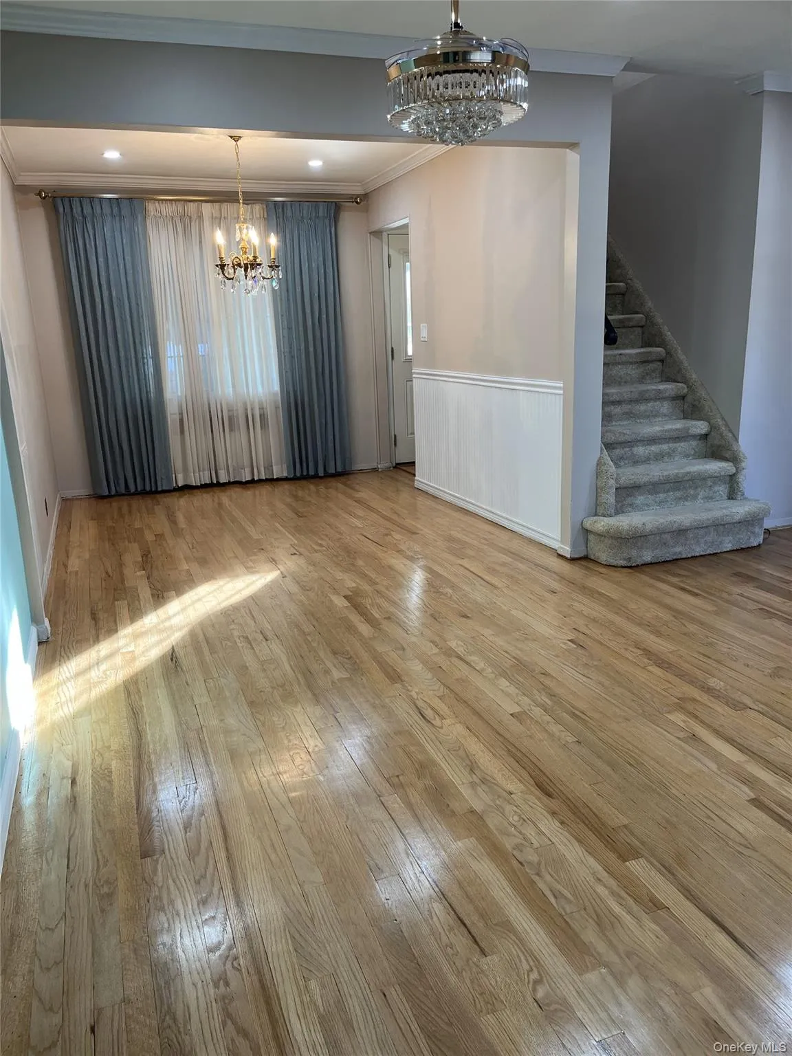 12 Lenore Avenue, Oyster Bay, NY, 3 Bedrooms Bedrooms, 8 Rooms Rooms,2 BathroomsBathrooms,Residential Lease,For Rent,Lenore,0,1027920 12 Lenore Avenue, Oyster Bay, NY, 3 Bedrooms Bedrooms, 8 Rooms Rooms,2 BathroomsBathrooms,Residential Lease,For Rent,Lenore,0,1027920
