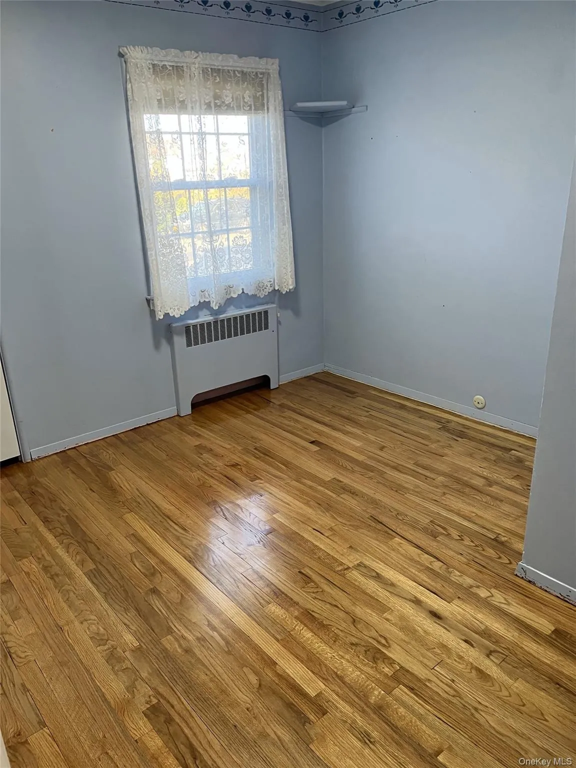 12 Lenore Avenue, Oyster Bay, NY, 3 Bedrooms Bedrooms, 8 Rooms Rooms,2 BathroomsBathrooms,Residential Lease,For Rent,Lenore,0,1027920 12 Lenore Avenue, Oyster Bay, NY, 3 Bedrooms Bedrooms, 8 Rooms Rooms,2 BathroomsBathrooms,Residential Lease,For Rent,Lenore,0,1027920