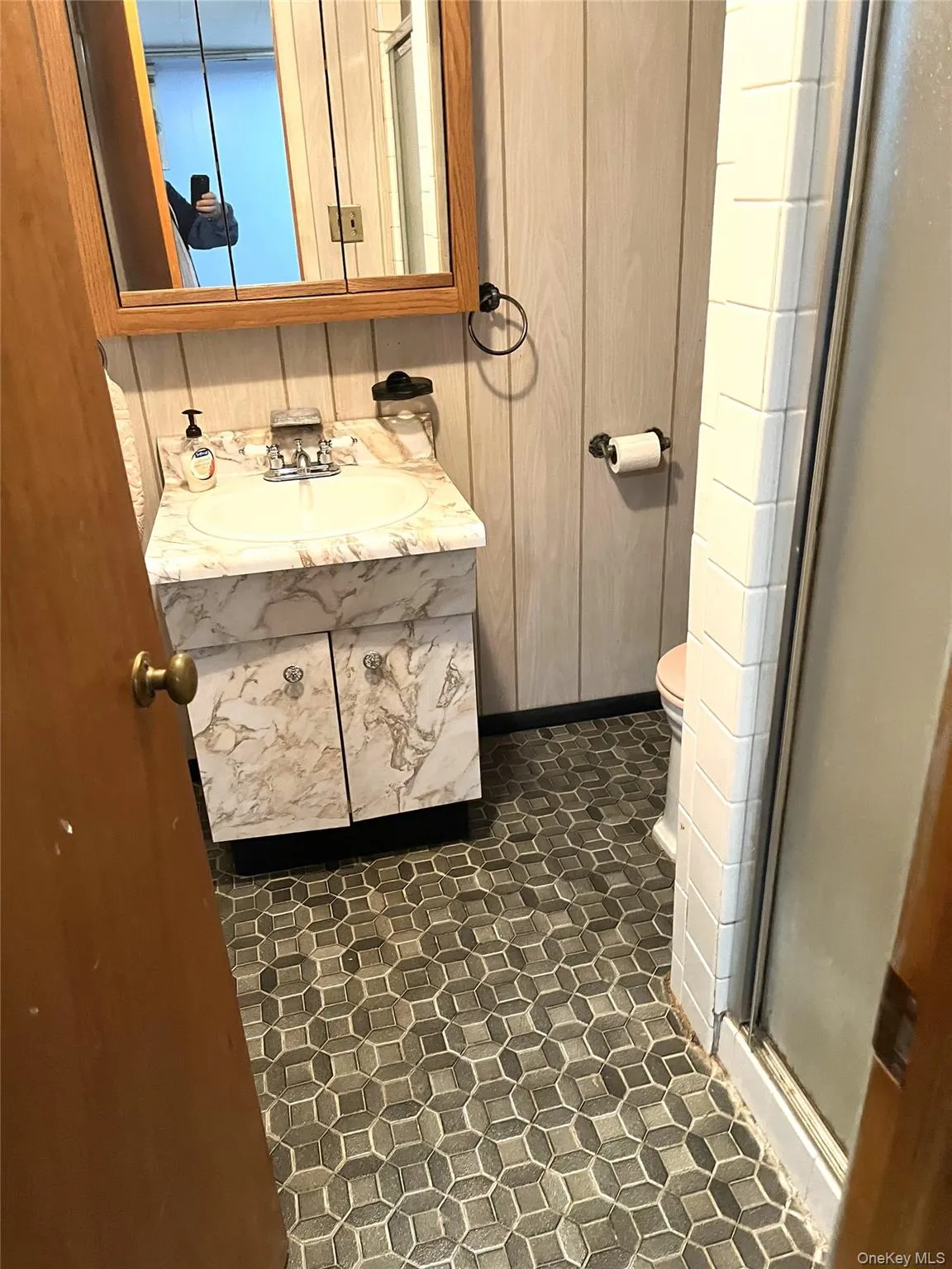 12 Lenore Avenue, Oyster Bay, NY, 3 Bedrooms Bedrooms, 8 Rooms Rooms,2 BathroomsBathrooms,Residential Lease,For Rent,Lenore,0,1027920 12 Lenore Avenue, Oyster Bay, NY, 3 Bedrooms Bedrooms, 8 Rooms Rooms,2 BathroomsBathrooms,Residential Lease,For Rent,Lenore,0,1027920