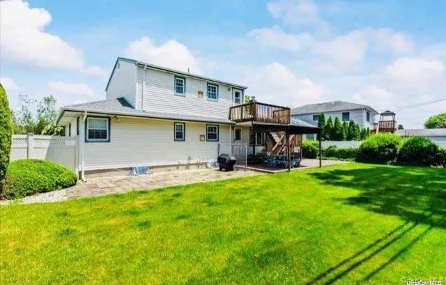 12 Lenore Avenue, Oyster Bay, NY, 3 Bedrooms Bedrooms, 8 Rooms Rooms,2 BathroomsBathrooms,Residential Lease,For Rent,Lenore,0,1027920 12 Lenore Avenue, Oyster Bay, NY, 3 Bedrooms Bedrooms, 8 Rooms Rooms,2 BathroomsBathrooms,Residential Lease,For Rent,Lenore,0,1027920