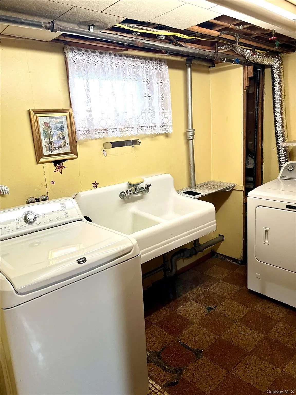 12 Lenore Avenue, Oyster Bay, NY, 3 Bedrooms Bedrooms, 8 Rooms Rooms,2 BathroomsBathrooms,Residential Lease,For Rent,Lenore,0,1027920 12 Lenore Avenue, Oyster Bay, NY, 3 Bedrooms Bedrooms, 8 Rooms Rooms,2 BathroomsBathrooms,Residential Lease,For Rent,Lenore,0,1027920