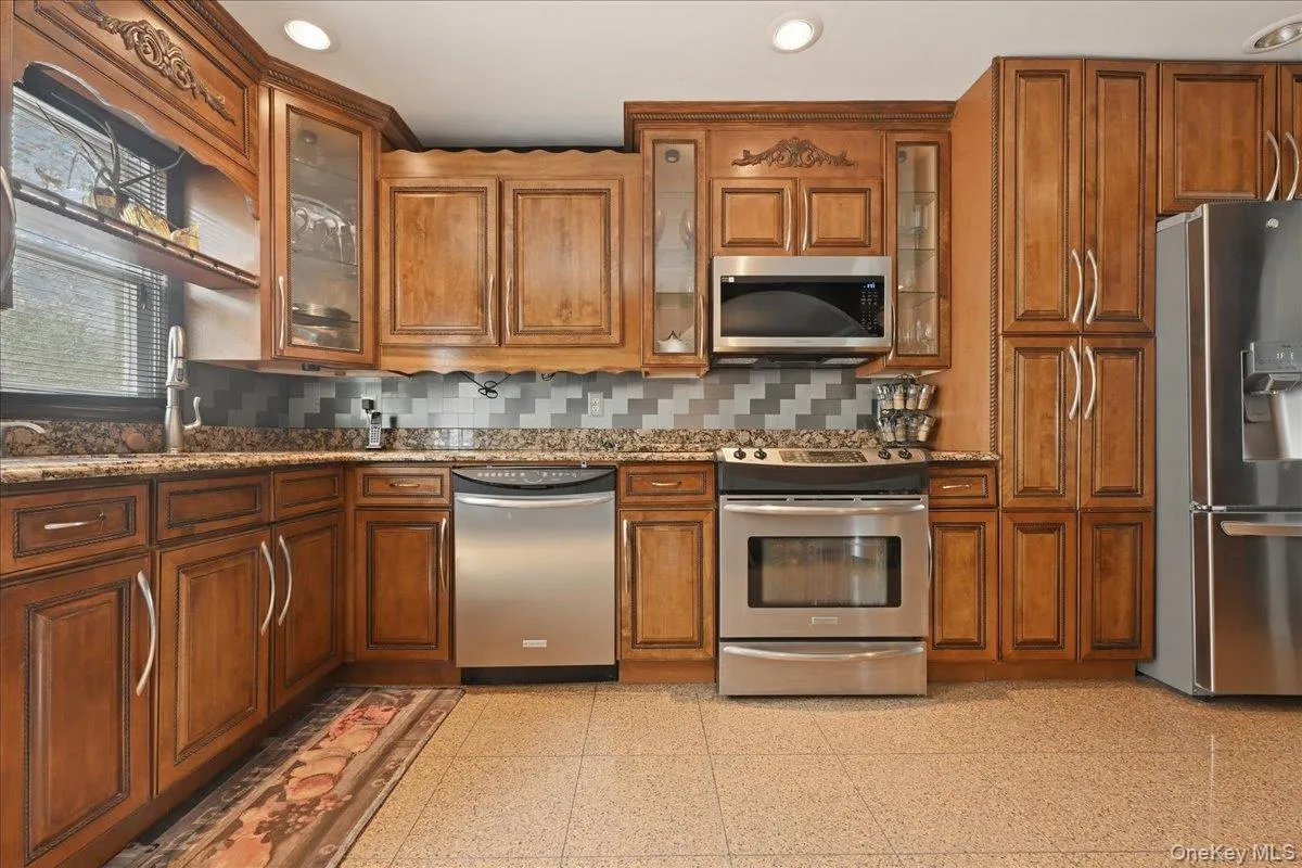 844 Park Lane, Hempstead, NY, 7 Bedrooms Bedrooms, 14 Rooms Rooms,4 BathroomsBathrooms,Residential,For Rent,Park,0,1027923 844 Park Lane, Hempstead, NY, 7 Bedrooms Bedrooms, 14 Rooms Rooms,4 BathroomsBathrooms,Residential,For Rent,Park,0,1027923