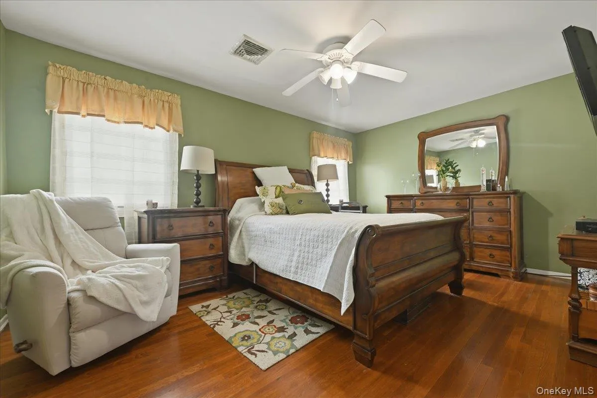 844 Park Lane, Hempstead, NY, 7 Bedrooms Bedrooms, 14 Rooms Rooms,4 BathroomsBathrooms,Residential,For Rent,Park,0,1027923 844 Park Lane, Hempstead, NY, 7 Bedrooms Bedrooms, 14 Rooms Rooms,4 BathroomsBathrooms,Residential,For Rent,Park,0,1027923