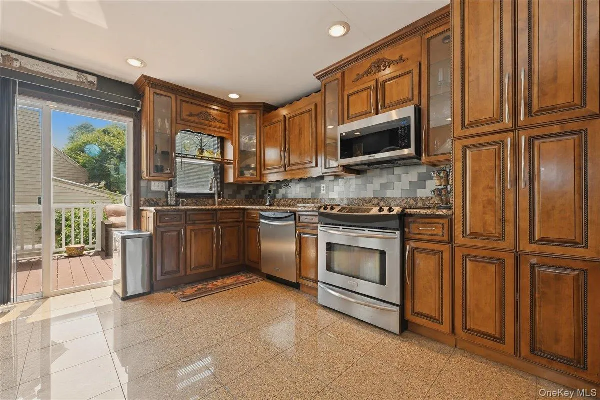 844 Park Lane, Hempstead, NY, 7 Bedrooms Bedrooms, 14 Rooms Rooms,4 BathroomsBathrooms,Residential,For Rent,Park,0,1027923 844 Park Lane, Hempstead, NY, 7 Bedrooms Bedrooms, 14 Rooms Rooms,4 BathroomsBathrooms,Residential,For Rent,Park,0,1027923