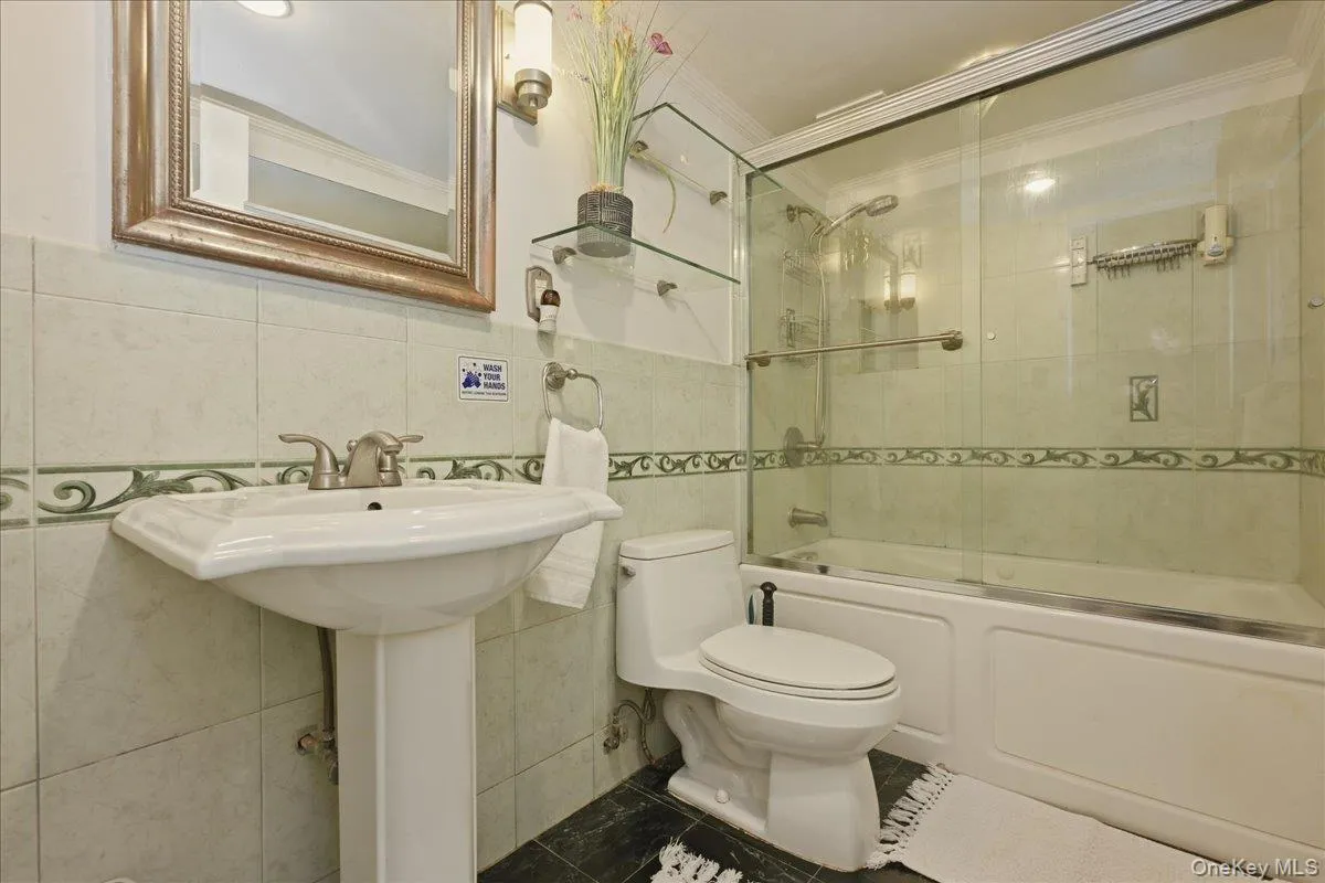 844 Park Lane, Hempstead, NY, 7 Bedrooms Bedrooms, 14 Rooms Rooms,4 BathroomsBathrooms,Residential,For Rent,Park,0,1027923 844 Park Lane, Hempstead, NY, 7 Bedrooms Bedrooms, 14 Rooms Rooms,4 BathroomsBathrooms,Residential,For Rent,Park,0,1027923