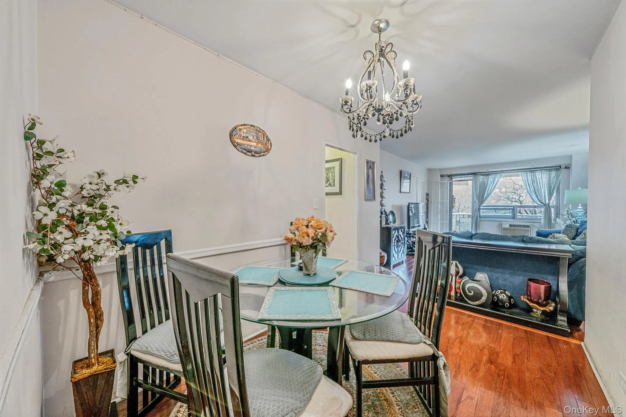 61-25 97th Street, New York, NY, 2 Bedrooms Bedrooms, 6 Rooms Rooms,1 BathroomBathrooms,Residential Lease,For Rent,97th,0,1027924 61-25 97th Street, New York, NY, 2 Bedrooms Bedrooms, 6 Rooms Rooms,1 BathroomBathrooms,Residential Lease,For Rent,97th,0,1027924