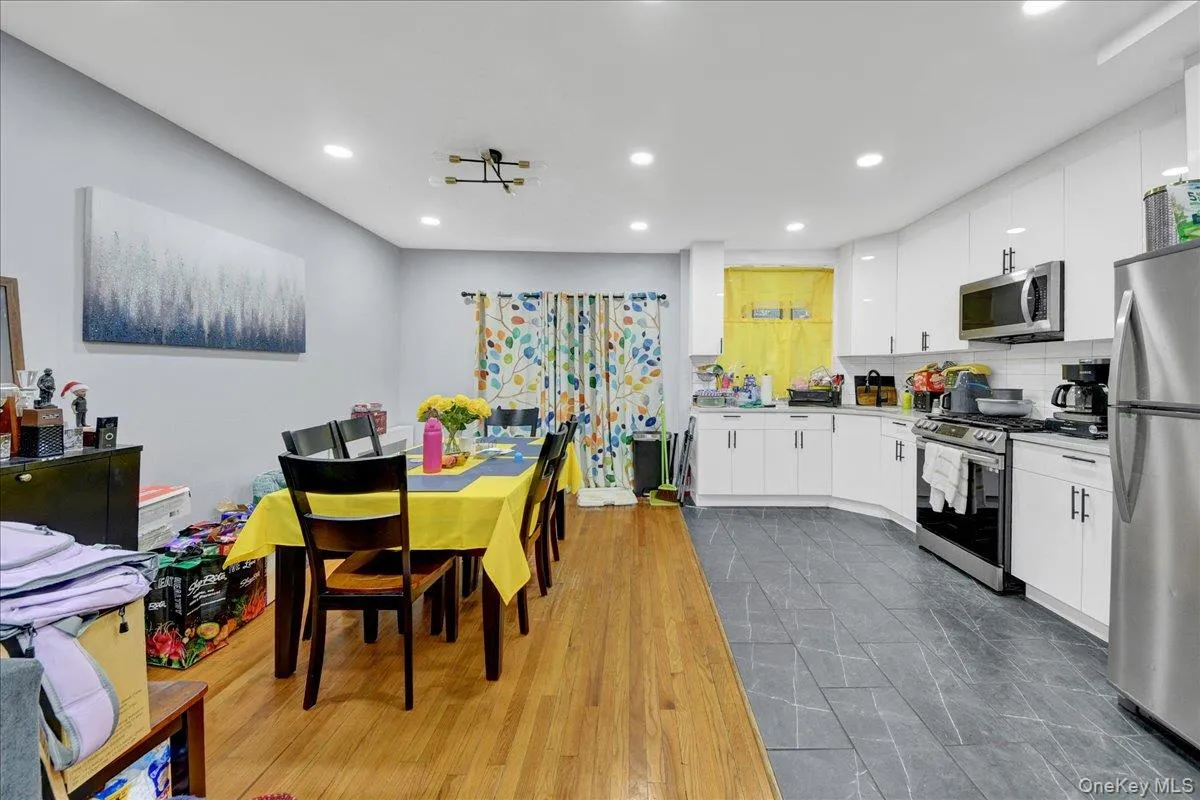 1804 Seminole Avenue, New York, NY, 3 Bedrooms Bedrooms, 7 Rooms Rooms,3 BathroomsBathrooms,Residential,For Rent,Seminole,0,1027925 1804 Seminole Avenue, New York, NY, 3 Bedrooms Bedrooms, 7 Rooms Rooms,3 BathroomsBathrooms,Residential,For Rent,Seminole,0,1027925