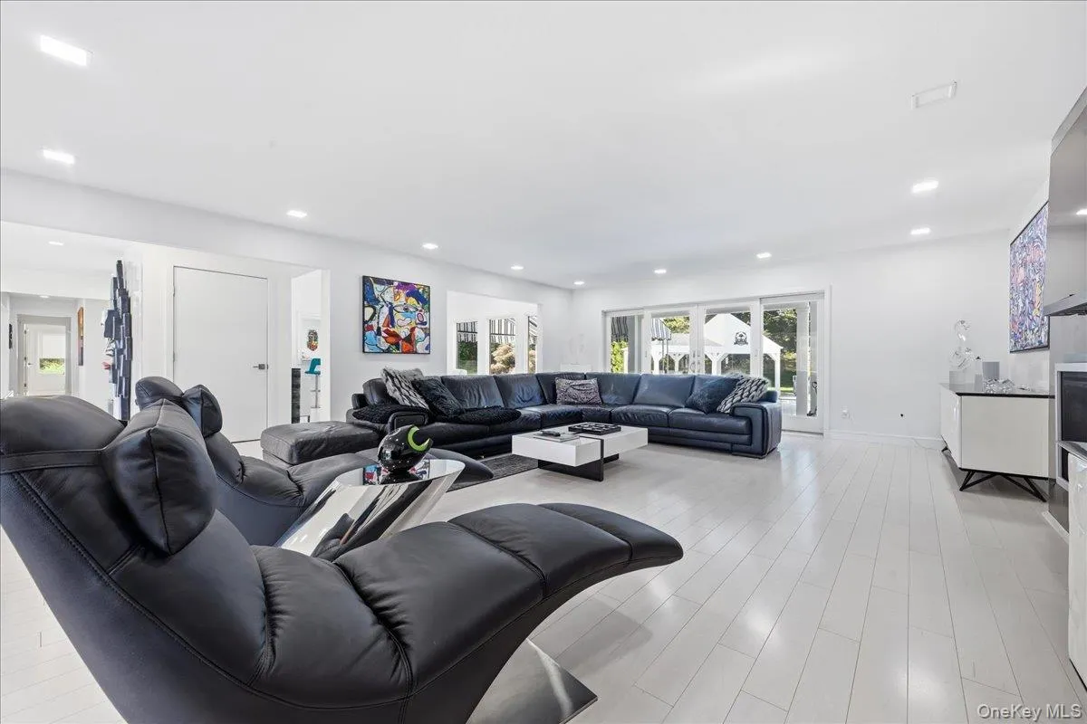 5 Meadow Gate, Smithtown, NY, 5 Bedrooms Bedrooms, 11 Rooms Rooms,4 BathroomsBathrooms,Residential,For Rent,Meadow Gate,0,1027926 5 Meadow Gate, Smithtown, NY, 5 Bedrooms Bedrooms, 11 Rooms Rooms,4 BathroomsBathrooms,Residential,For Rent,Meadow Gate,0,1027926
