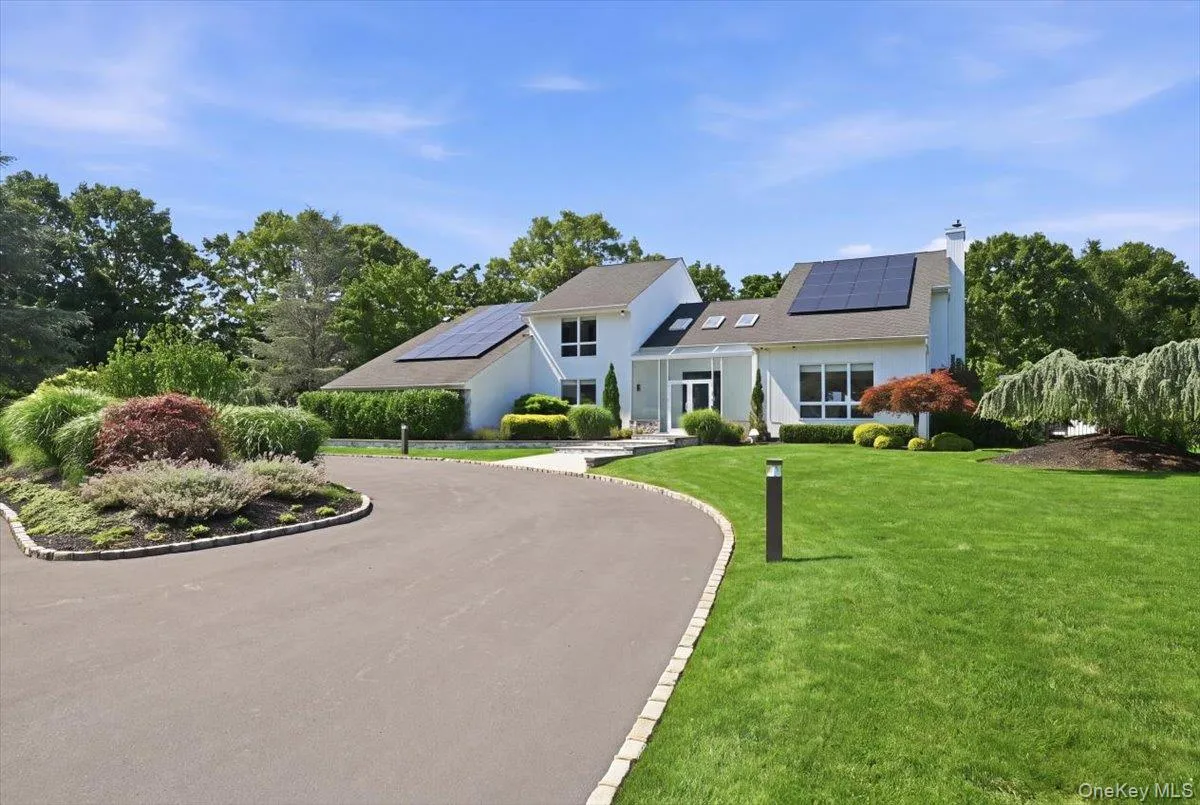 5 Meadow Gate, Smithtown, NY, 5 Bedrooms Bedrooms, 11 Rooms Rooms,4 BathroomsBathrooms,Residential,For Rent,Meadow Gate,0,1027926 5 Meadow Gate, Smithtown, NY, 5 Bedrooms Bedrooms, 11 Rooms Rooms,4 BathroomsBathrooms,Residential,For Rent,Meadow Gate,0,1027926
