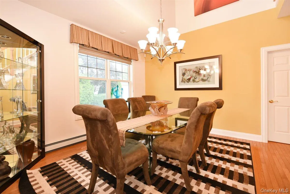 123 Links Court, North Hempstead, NY, 3 Bedrooms Bedrooms, 7 Rooms Rooms,2 BathroomsBathrooms,Residential,For Rent,Links,0,1027930 123 Links Court, North Hempstead, NY, 3 Bedrooms Bedrooms, 7 Rooms Rooms,2 BathroomsBathrooms,Residential,For Rent,Links,0,1027930