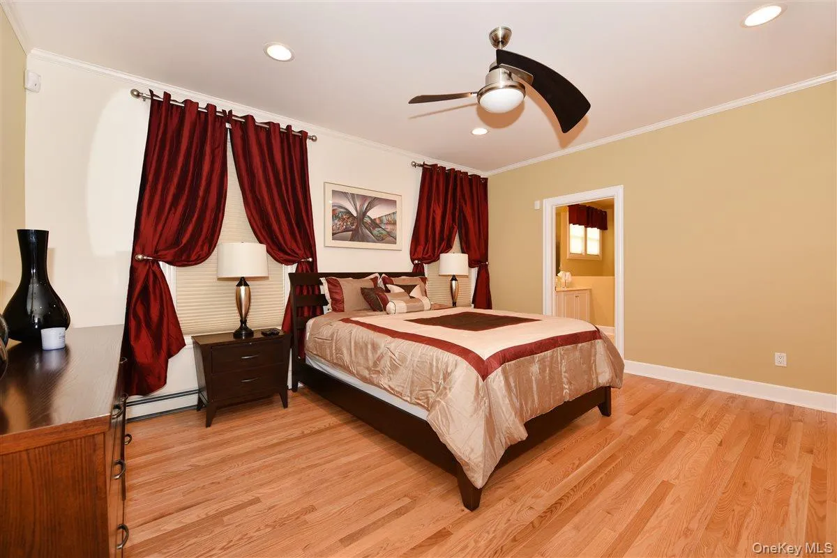 123 Links Court, North Hempstead, NY, 3 Bedrooms Bedrooms, 7 Rooms Rooms,2 BathroomsBathrooms,Residential,For Rent,Links,0,1027930 123 Links Court, North Hempstead, NY, 3 Bedrooms Bedrooms, 7 Rooms Rooms,2 BathroomsBathrooms,Residential,For Rent,Links,0,1027930