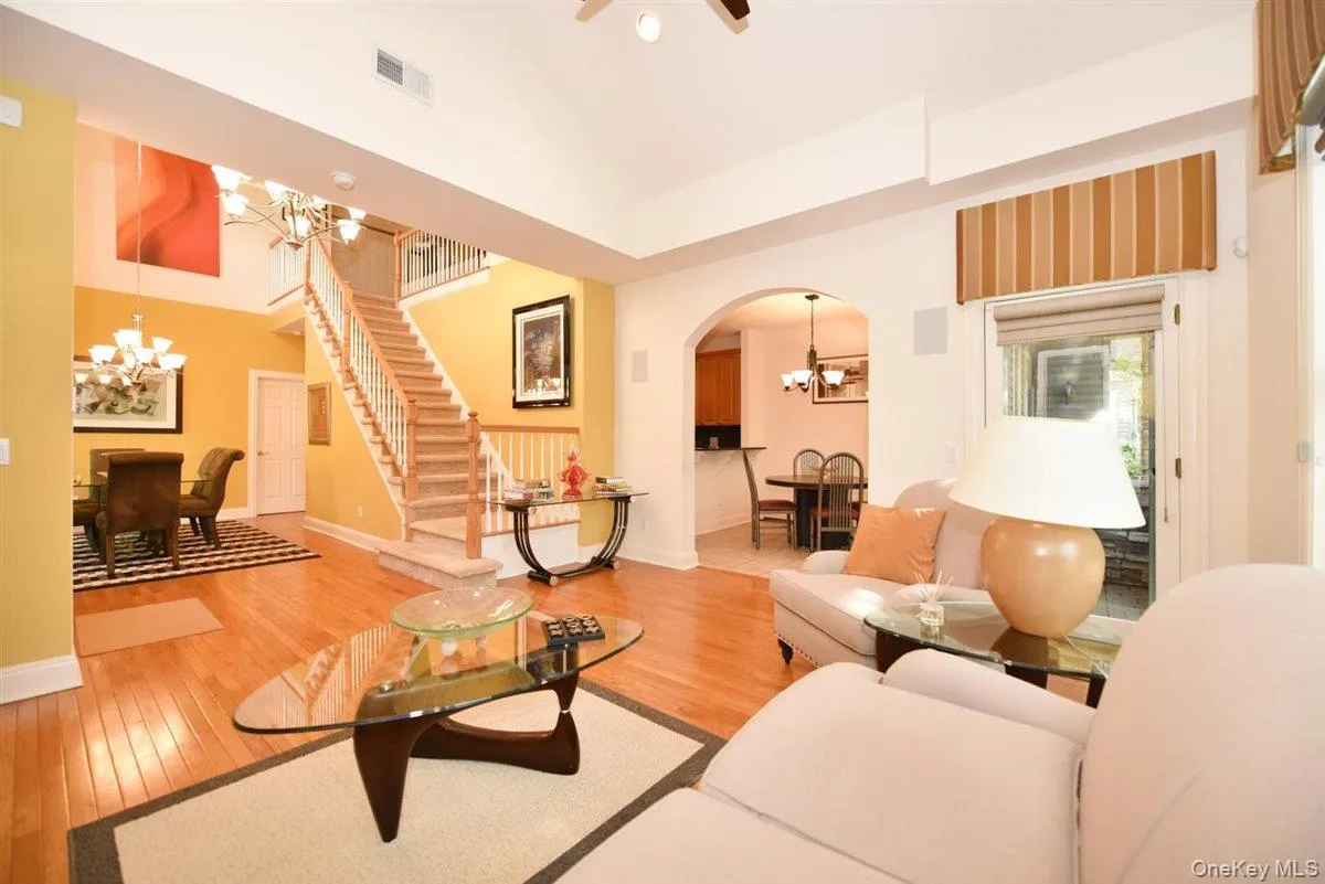 123 Links Court, North Hempstead, NY, 3 Bedrooms Bedrooms, 7 Rooms Rooms,2 BathroomsBathrooms,Residential,For Rent,Links,0,1027930 123 Links Court, North Hempstead, NY, 3 Bedrooms Bedrooms, 7 Rooms Rooms,2 BathroomsBathrooms,Residential,For Rent,Links,0,1027930