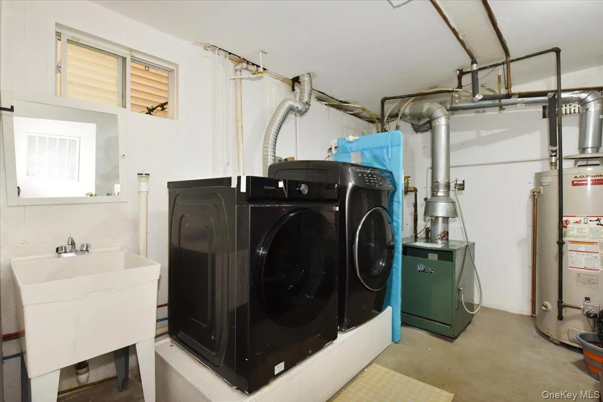 109 Charles Street, Hempstead, NY, 5 Bedrooms Bedrooms, 8 Rooms Rooms,3 BathroomsBathrooms,Residential Lease,For Rent,Charles,0,1027931 109 Charles Street, Hempstead, NY, 5 Bedrooms Bedrooms, 8 Rooms Rooms,3 BathroomsBathrooms,Residential Lease,For Rent,Charles,0,1027931