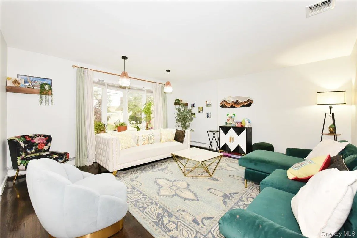 109 Charles Street, Hempstead, NY, 5 Bedrooms Bedrooms, 8 Rooms Rooms,3 BathroomsBathrooms,Residential Lease,For Rent,Charles,0,1027931 109 Charles Street, Hempstead, NY, 5 Bedrooms Bedrooms, 8 Rooms Rooms,3 BathroomsBathrooms,Residential Lease,For Rent,Charles,0,1027931