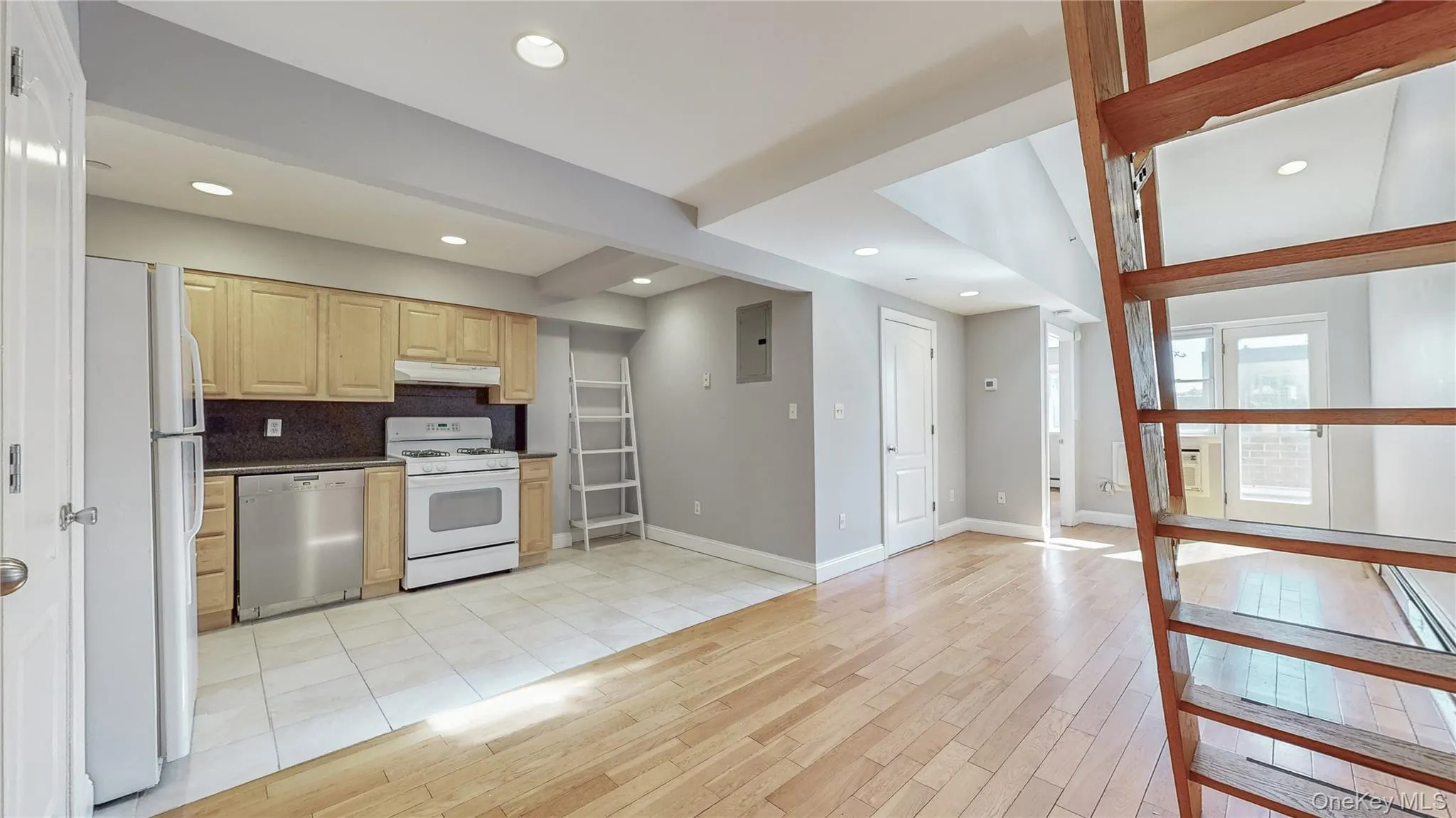 83-71 116th Street, New York, NY, 1 Bedroom Bedrooms, 4 Rooms Rooms,1 BathroomBathrooms,Residential Lease,For Rent,116th,0,1027942 83-71 116th Street, New York, NY, 1 Bedroom Bedrooms, 4 Rooms Rooms,1 BathroomBathrooms,Residential Lease,For Rent,116th,0,1027942