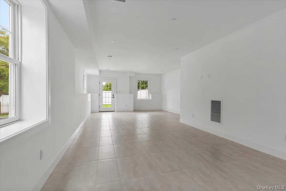 109 Park Avenue, Harrison, NY, 3 Bedrooms Bedrooms, 6 Rooms Rooms,3 BathroomsBathrooms,Residential Lease,For Rent,Park,0,1027950 109 Park Avenue, Harrison, NY, 3 Bedrooms Bedrooms, 6 Rooms Rooms,3 BathroomsBathrooms,Residential Lease,For Rent,Park,0,1027950