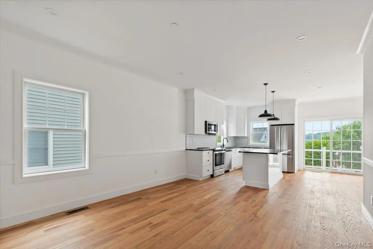 109 Park Avenue, Harrison, NY, 3 Bedrooms Bedrooms, 6 Rooms Rooms,3 BathroomsBathrooms,Residential Lease,For Rent,Park,0,1027950 109 Park Avenue, Harrison, NY, 3 Bedrooms Bedrooms, 6 Rooms Rooms,3 BathroomsBathrooms,Residential Lease,For Rent,Park,0,1027950
