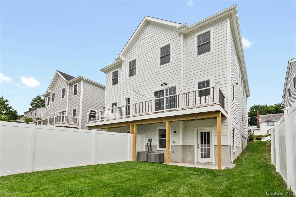109 Park Avenue, Harrison, NY, 3 Bedrooms Bedrooms, 6 Rooms Rooms,3 BathroomsBathrooms,Residential Lease,For Rent,Park,0,1027950 109 Park Avenue, Harrison, NY, 3 Bedrooms Bedrooms, 6 Rooms Rooms,3 BathroomsBathrooms,Residential Lease,For Rent,Park,0,1027950